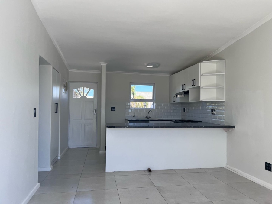 To Let 2 Bedroom Property for Rent in Parklands Western Cape